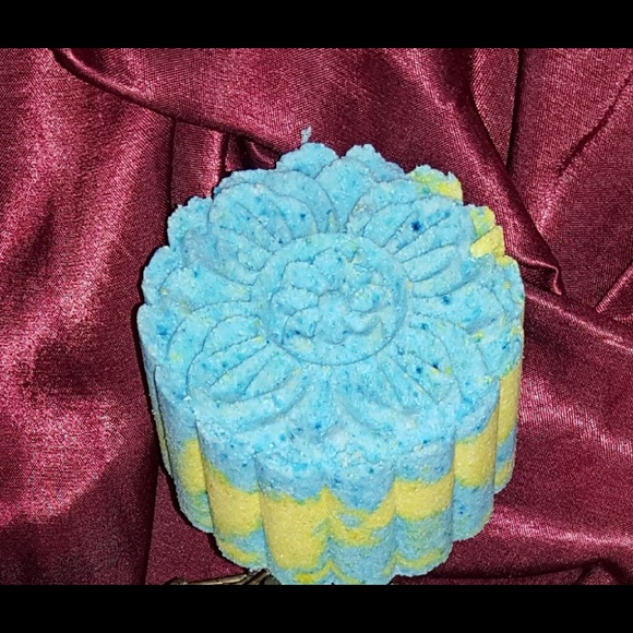 Bare Skin Box by Divatude Bath Bombs, Soap Bundle - Picture 5 of 6